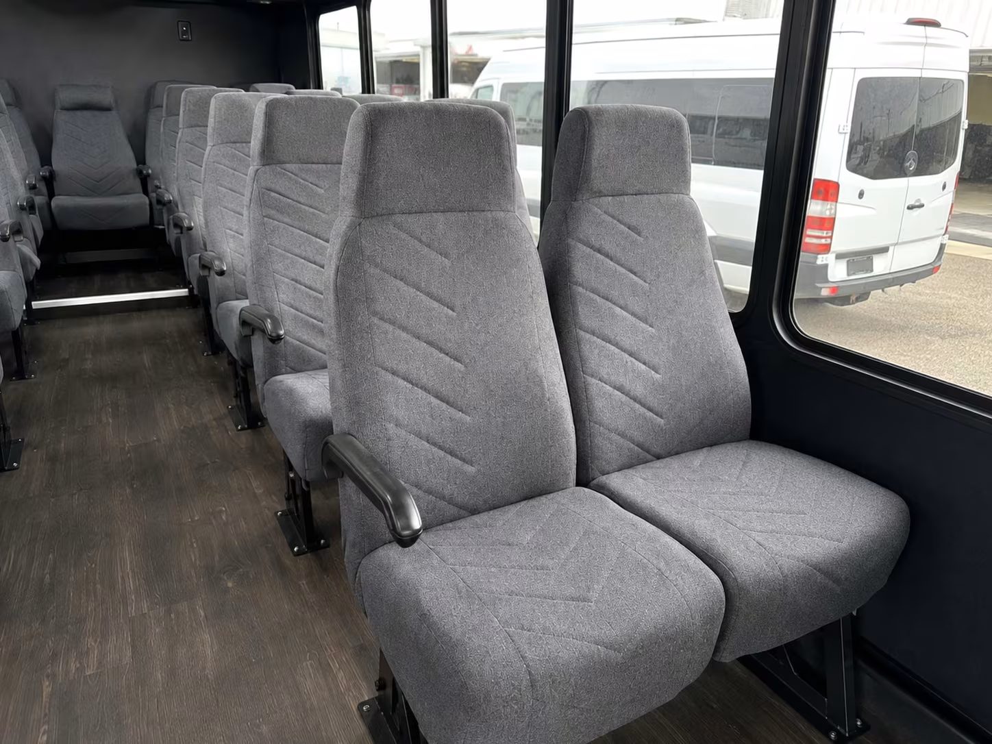 choosing minibus rentals and charter buses for a woodbridge wedding
