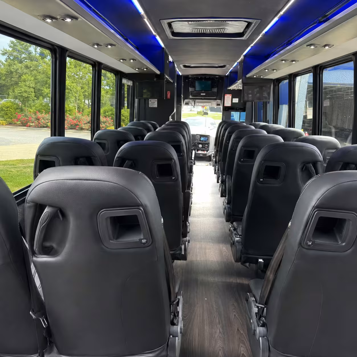 woodbridge airport transfer shuttle bus services